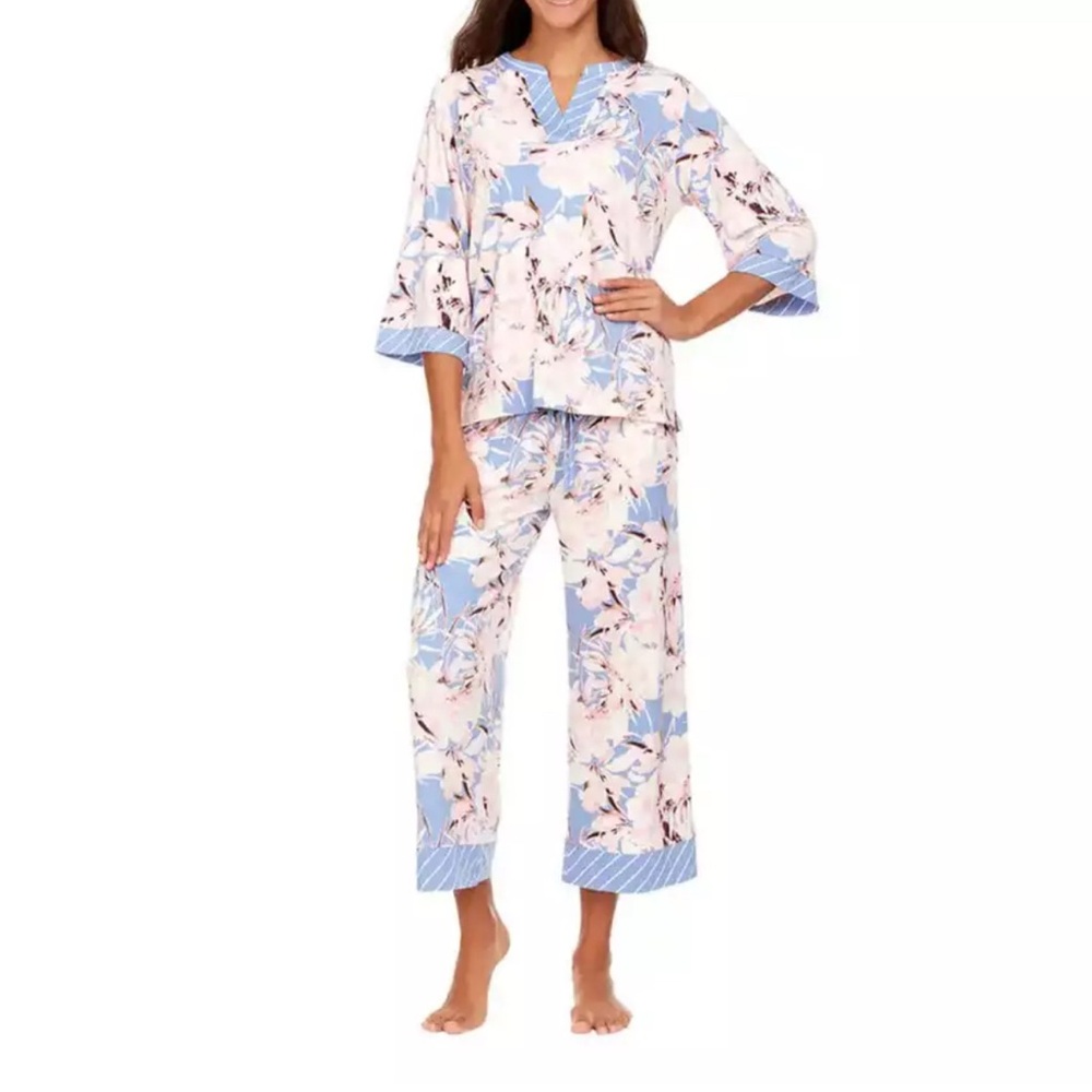 NWT FN by Flora Nikrooz Size L Floral Pajama Set, Lilac item # 1368337